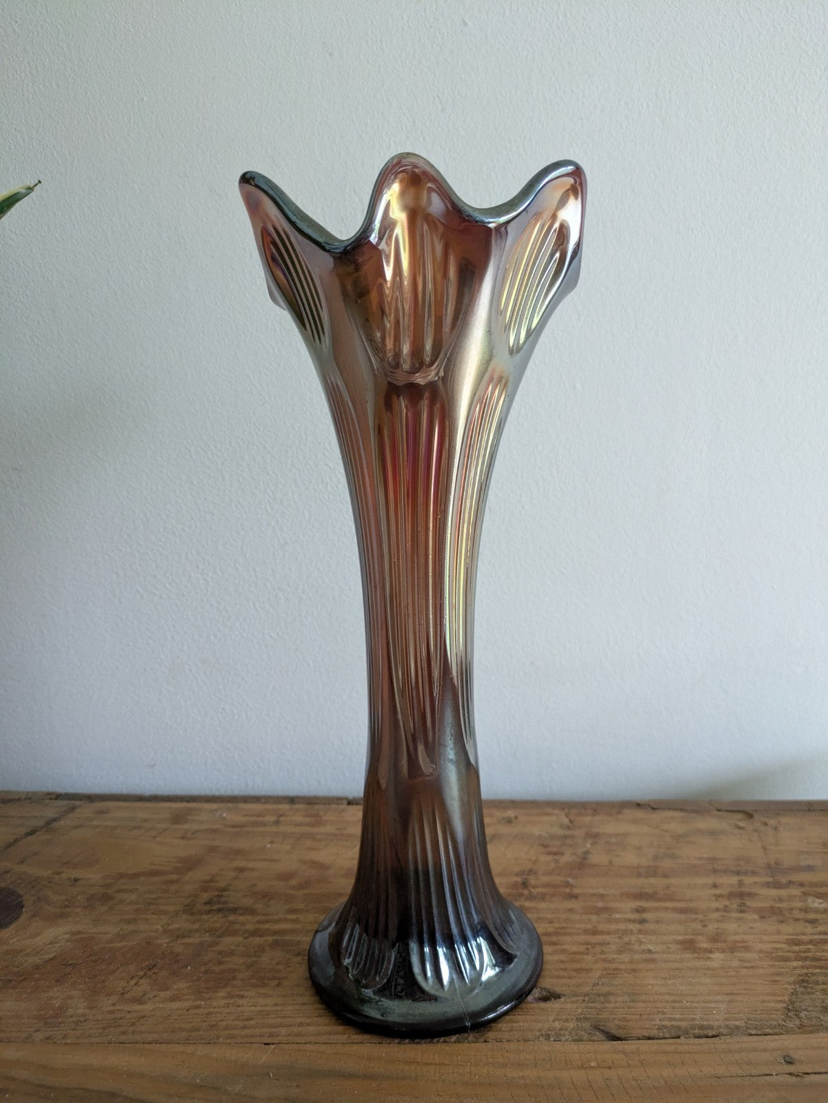 Vintage FENTON 27.7cm H Amethyst Iridescent GLASS Frilled Rim VASE Diamond Rib