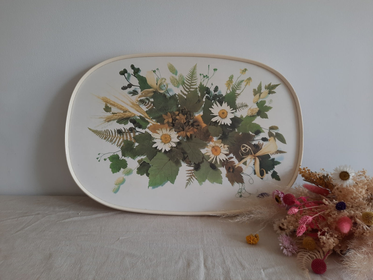 Vintage melamine retro Floral Serving Tray dinner lap tea prop original Daisy