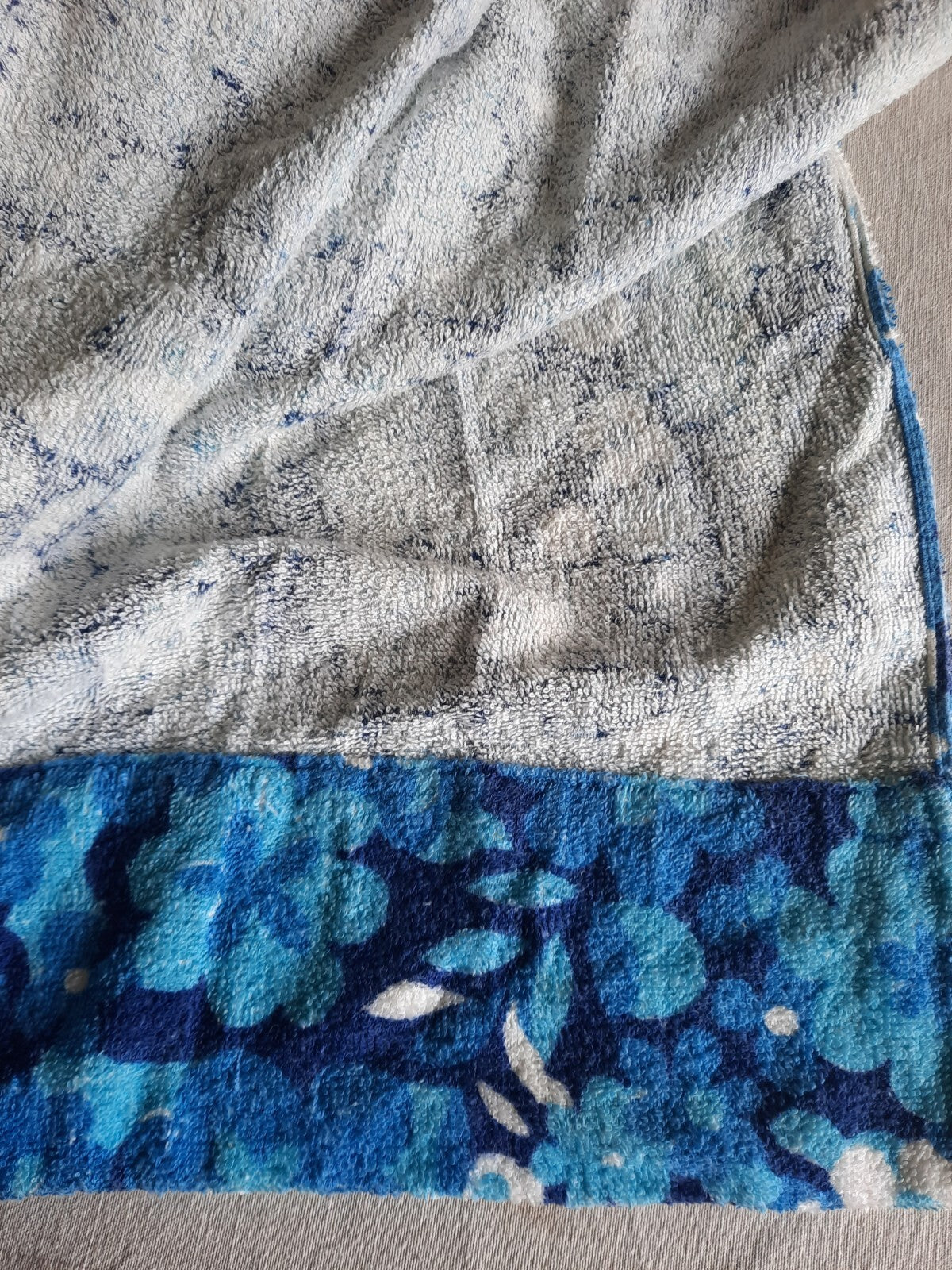Vintage Curtain Towelling fabric 82cm x 112cm Retro Blue Floral Retro Old Flower