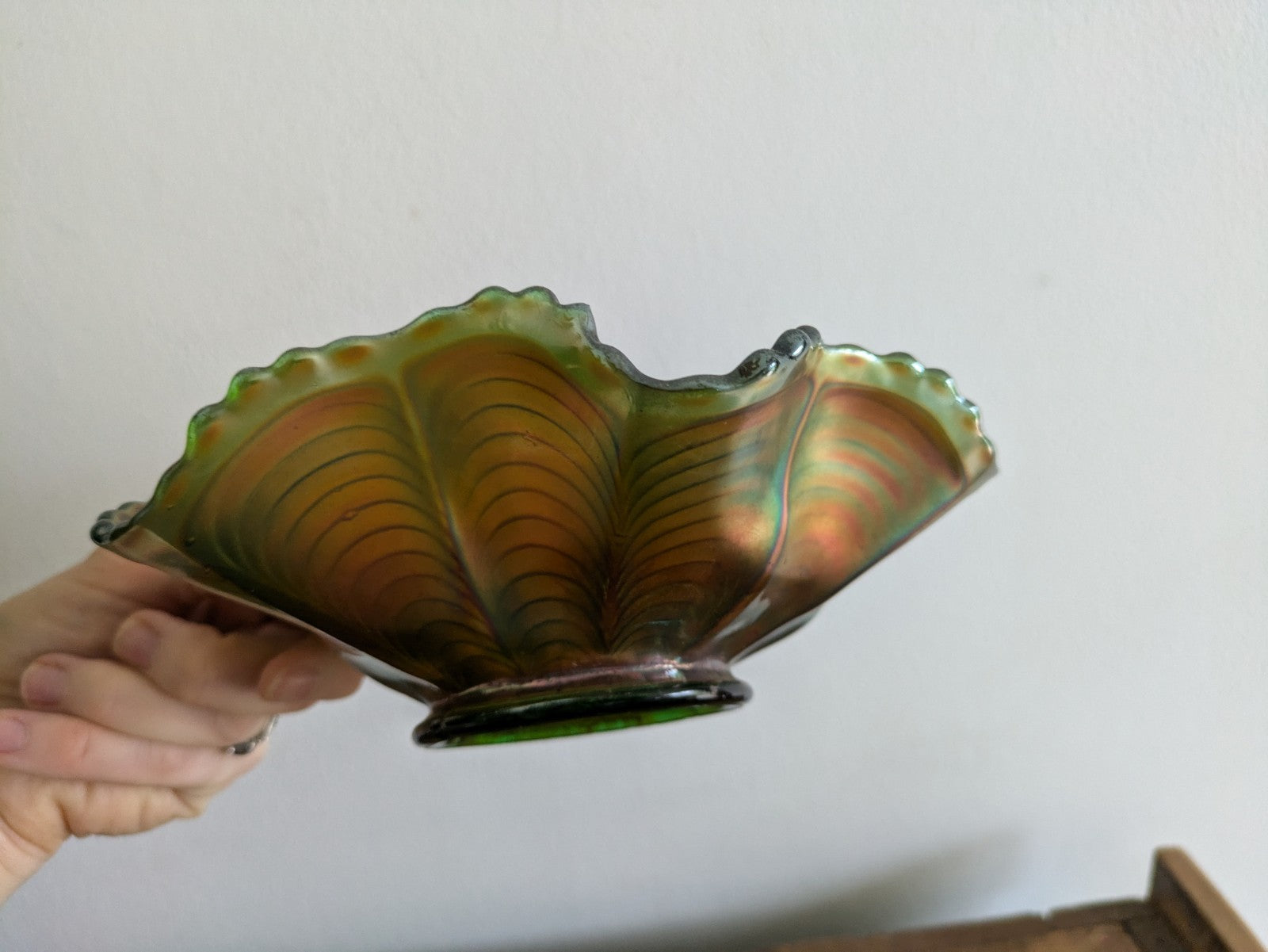 Fenton Green Carnival Glass Peacock Tail Bowl Ruffled Rim Pulled Feather VTG 