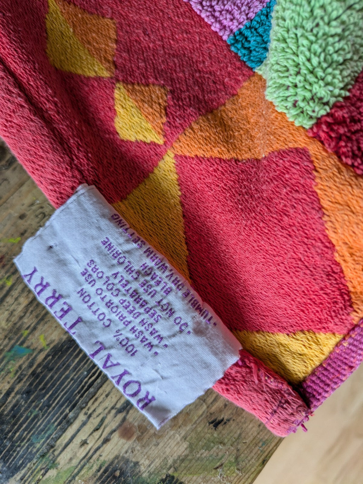 1 Vtg Towel Rainbow Geometric Terry Retro Bath bathroom prop Midcentury Cotton