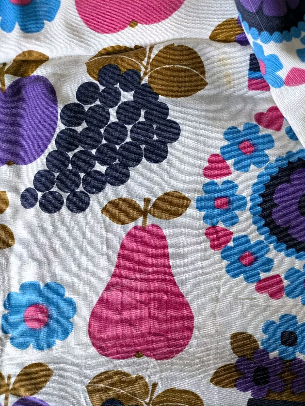 Cotton Fabric 2.27 METRES Material Grapes Fruit Purple Vintage Retro Floral Rare
