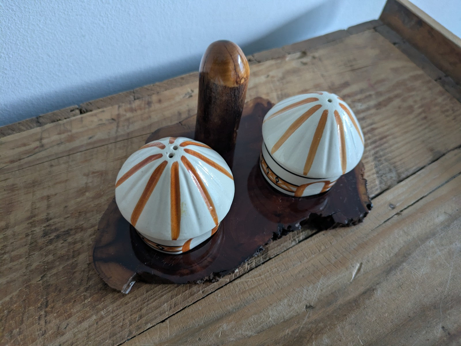Tiki Hut Salt and Pepper Shakers & Wooden Holder Retro Tiki Bar Prop Live Wood