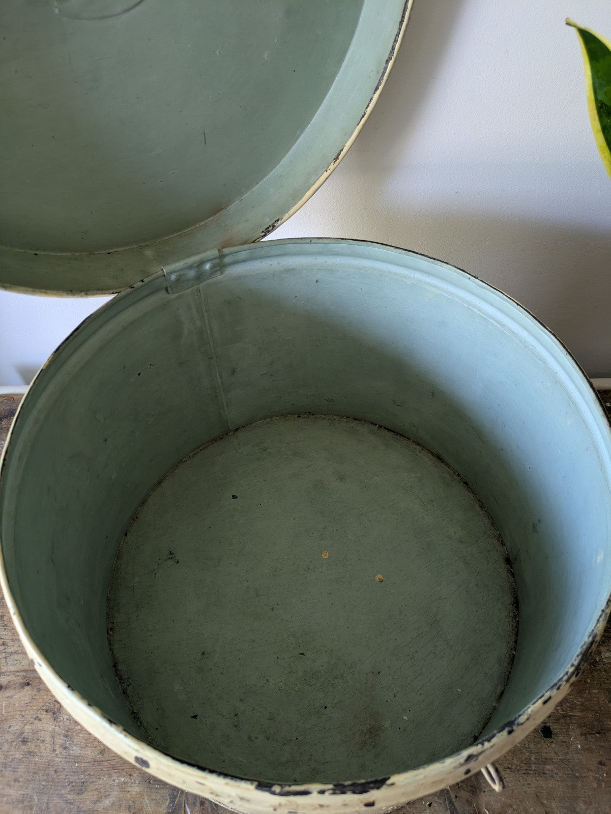 Antique Victorian Painted Metal Hatbox Chippy Shabby Chic Vintage Huge XL Round 