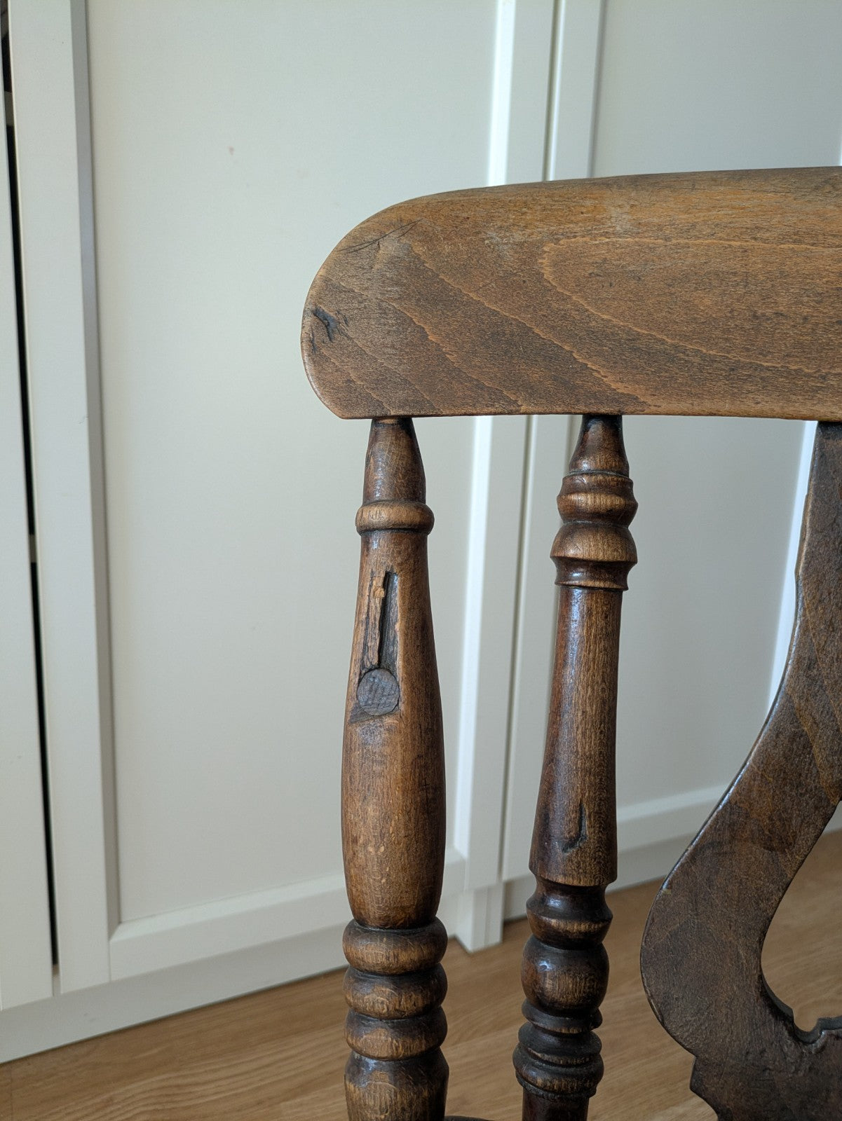 Antique Lyreback Elm childs Arts And Crafts Fiddle Back Chair VTG Original Prop 
