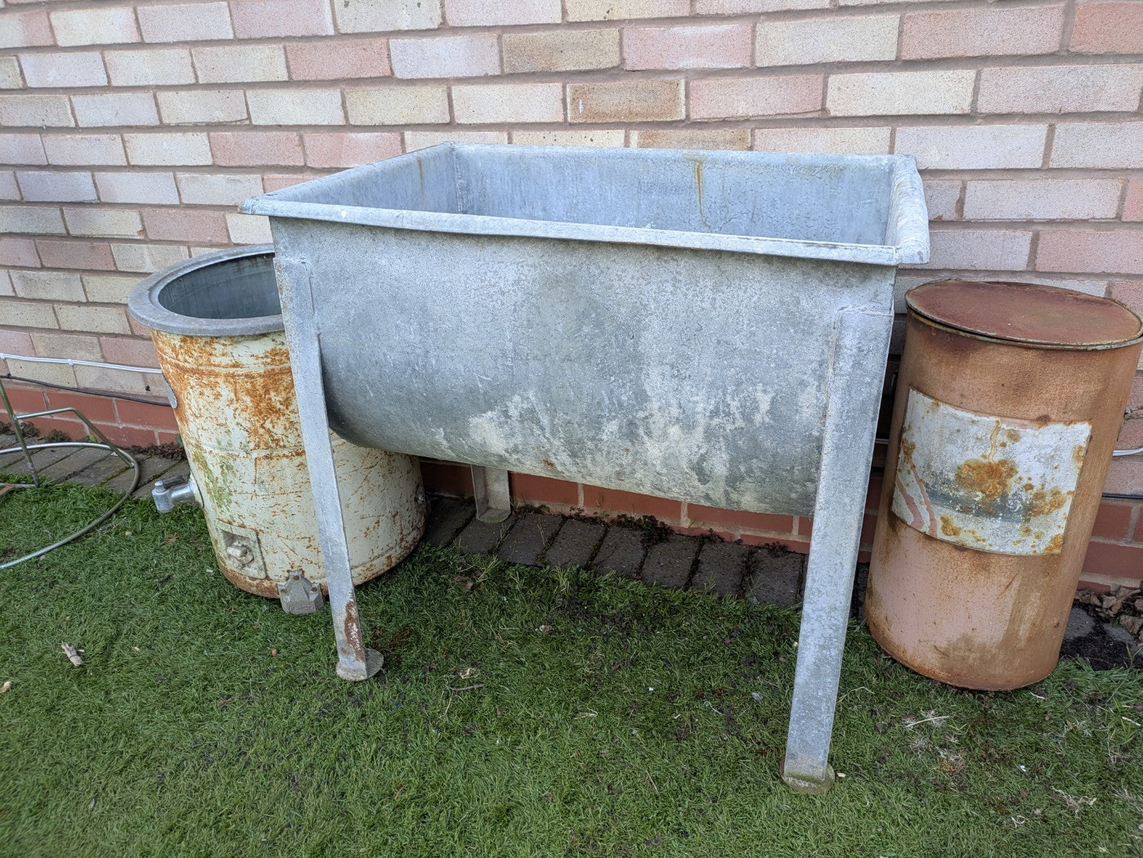 Galvanised Dairy Tank Planter Water Holder Garden Allotment Tub Farm Feed Sink 