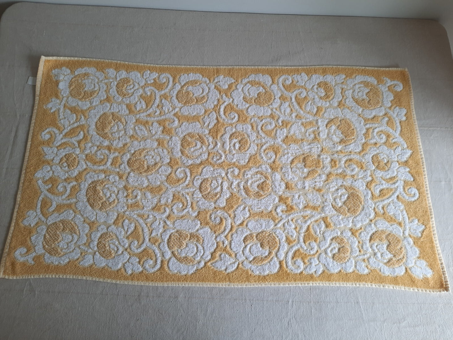 1 Vintage Towel Floral Multi Retro Hand bathroom prop Midcentury Cotton Yellow 