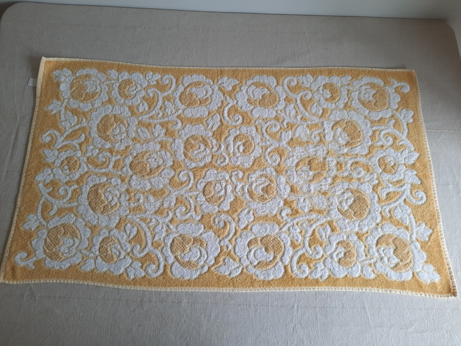 1 Vintage Towel Floral Multi Retro Hand bathroom prop Midcentury Cotton Yellow 