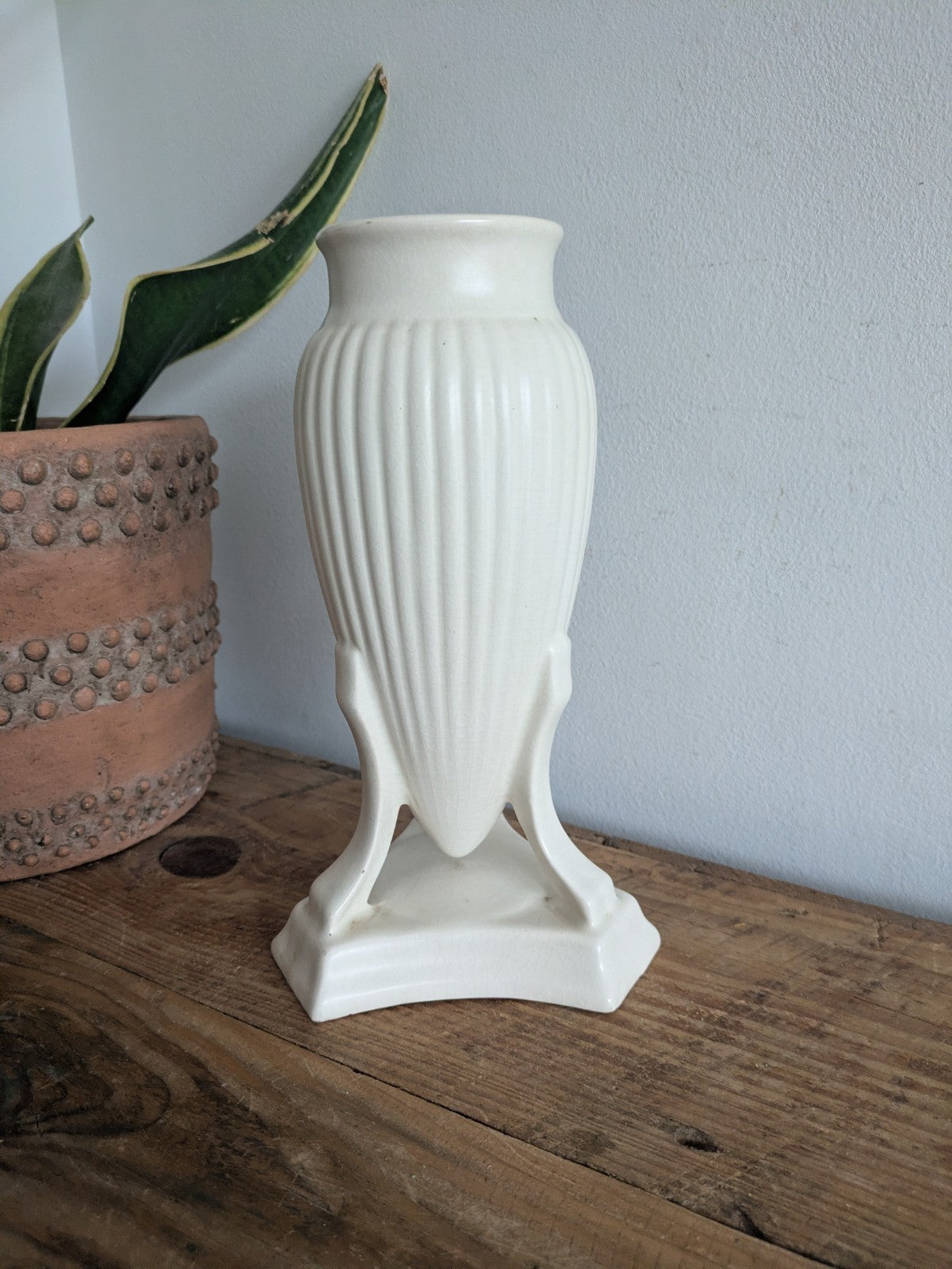 Sylvac Ware Vase Urn Shaped Vial On Pedestal 629 Rare White Mantle Prop Decor 