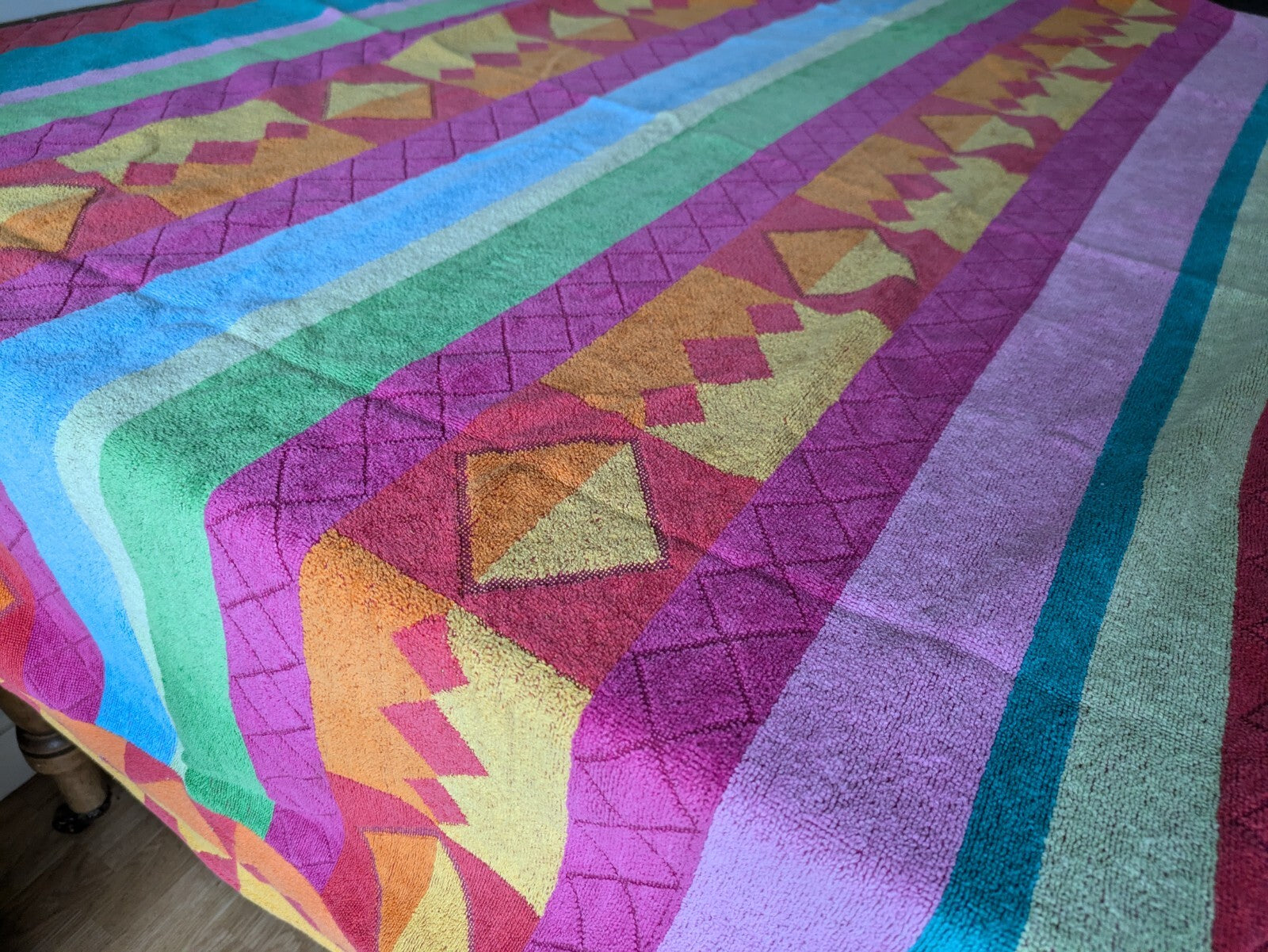 1 Vtg Towel Rainbow Geometric Terry Retro Bath bathroom prop Midcentury Cotton