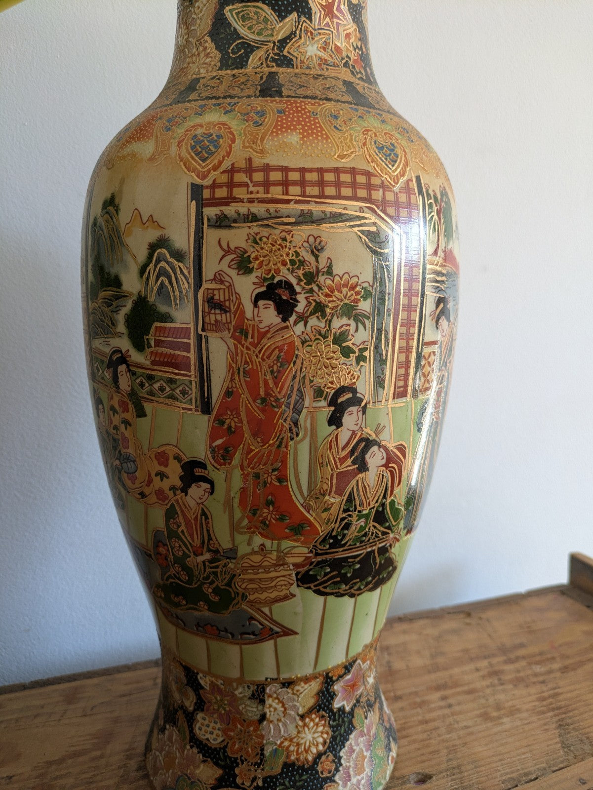 VINTAGE RARE ZHONGGUO ZHI ZAO HAND PAINTED CHINESE VASE 44.5cm TALL