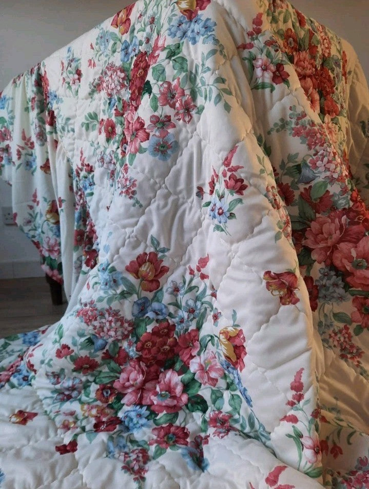 Vintage style DOUBLE floral rose QUILTED TOPPER bedding fabric chintz FRILL EDGE