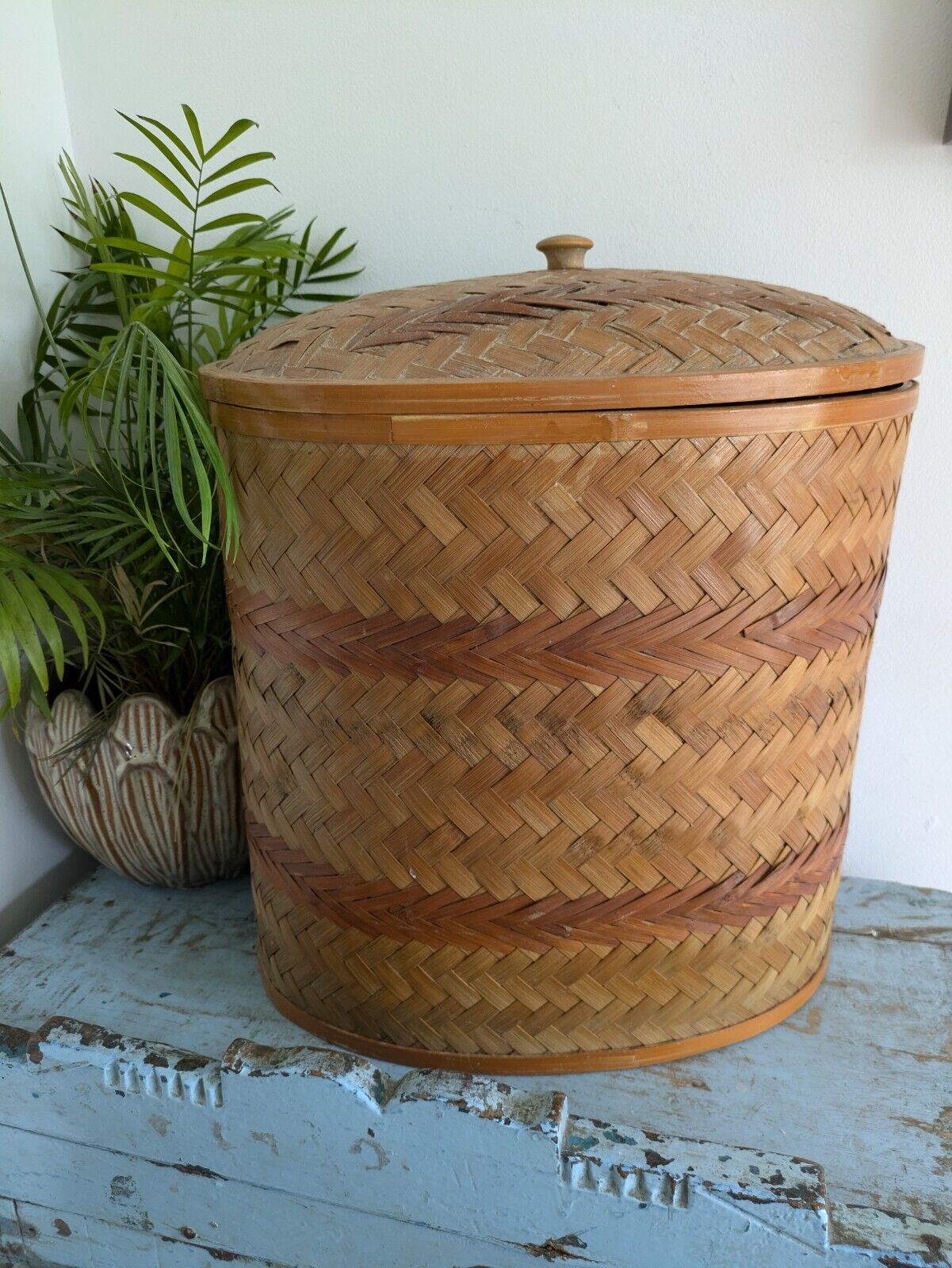 RARE LARGE VINTAGE TIGHT HANDWOVEN WICKER CANE BASKET WITH LID OVAL WOODEN VGC