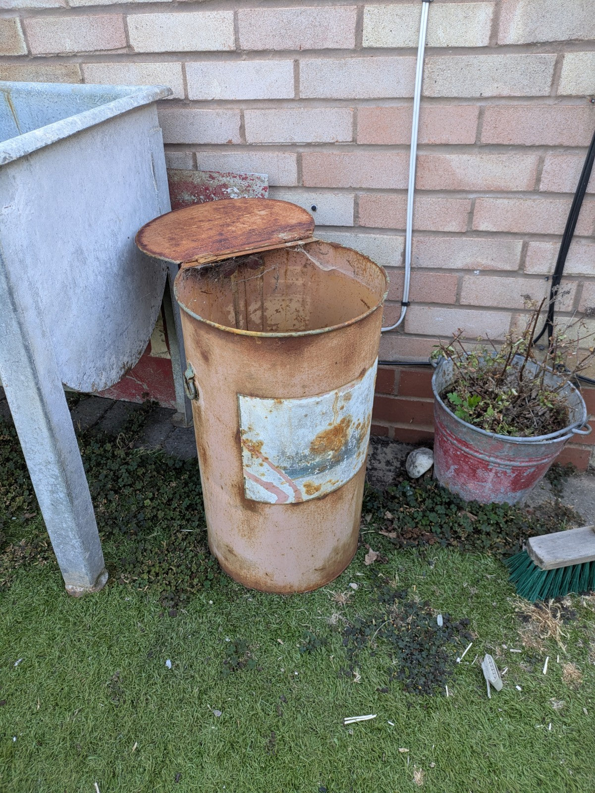 Oil Drum Urn Ornament Planter Paraffin Can Rusty Feature Garden Decor Prop Vtg