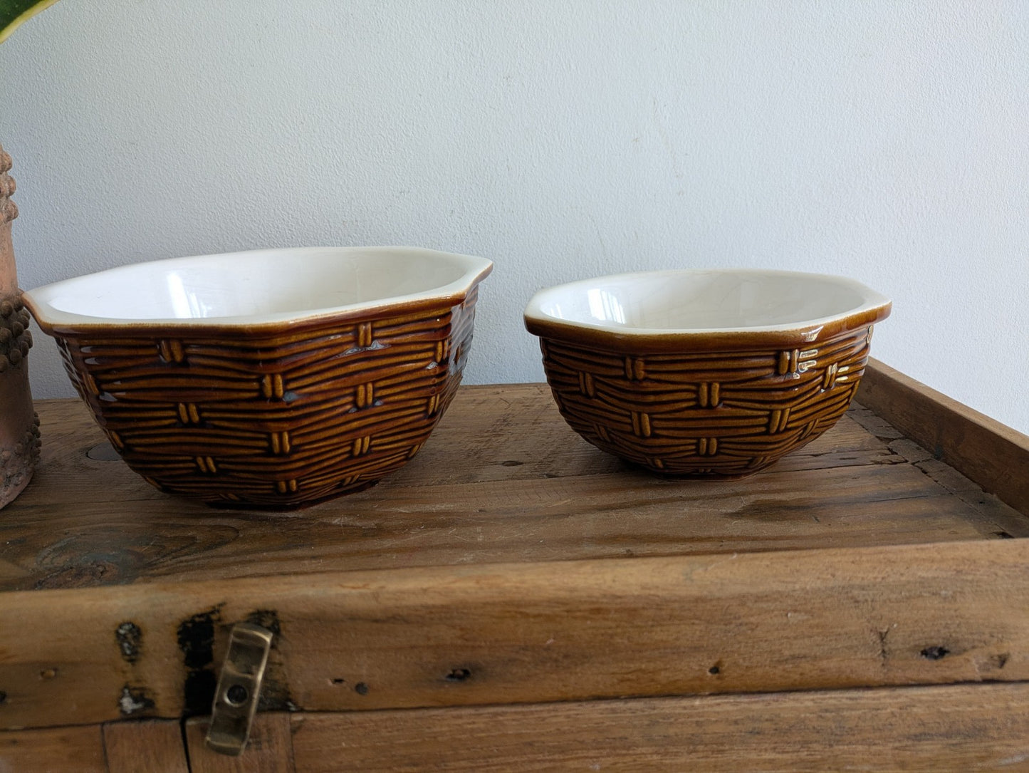 2x Caldas De Rainha 40s Brown Basket Weave Mixing Bowls Secla Portugal VTG Pair 