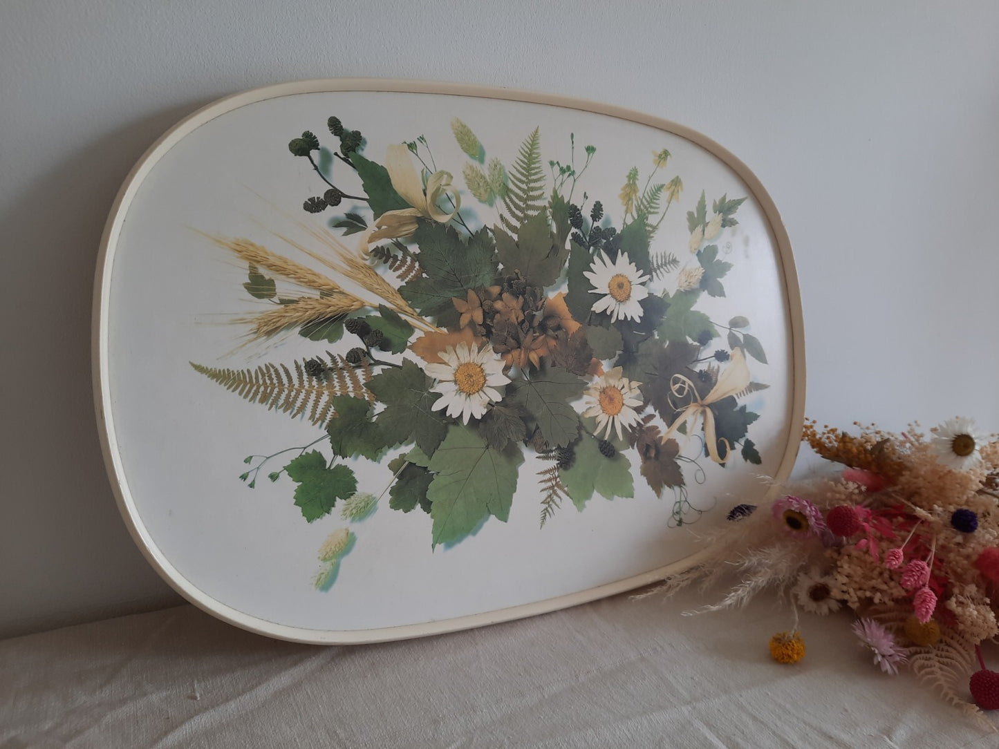 Vintage melamine retro Floral Serving Tray dinner lap tea prop original Daisy