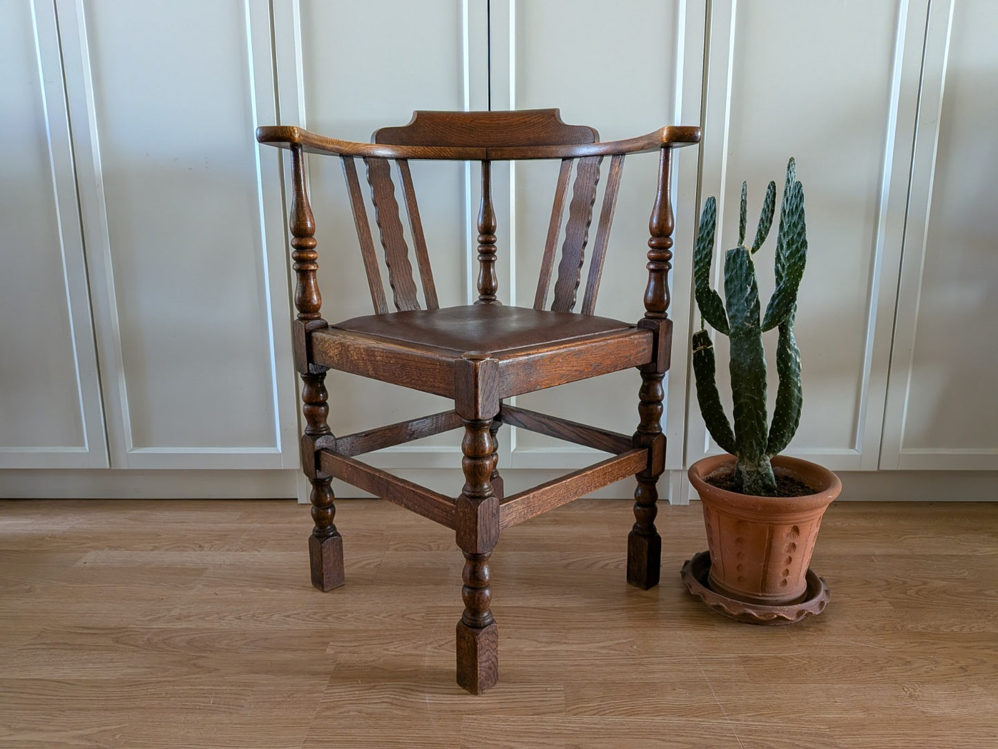 Antique Victorian Carved Oak Corner Chair with Leather Seat VTG Prop Decor Solid