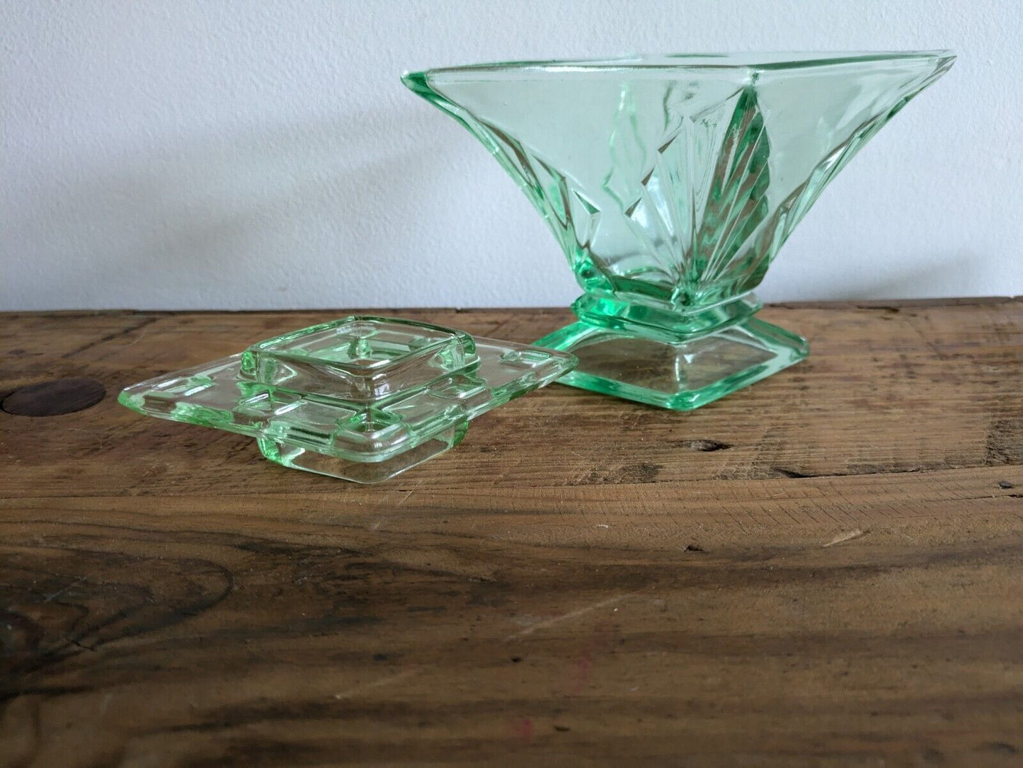 Stunning Bagley Art Deco Green Glass Flower Vase Bowl Vintage Antique Spinette