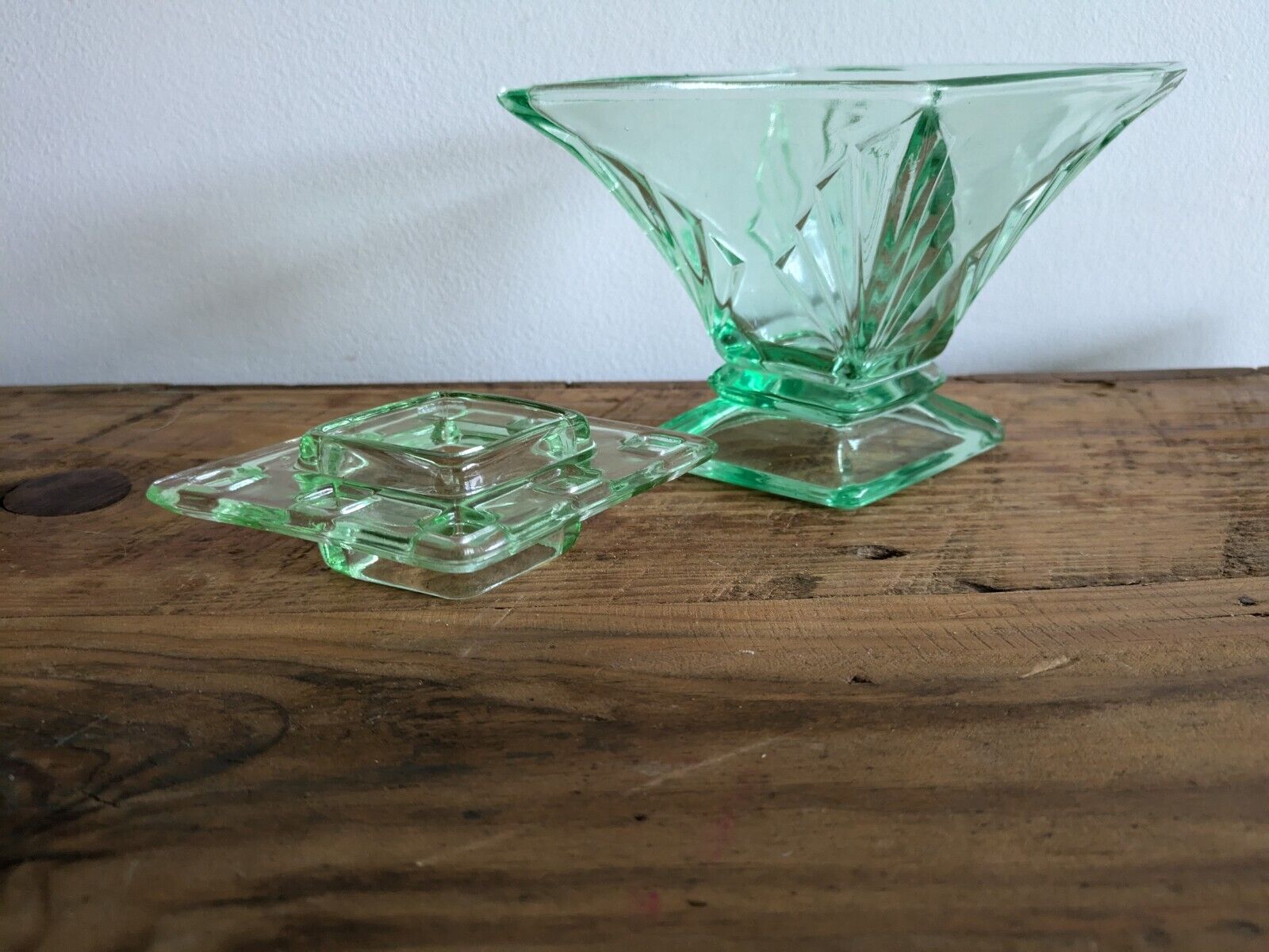 Stunning Bagley Art Deco Green Glass Flower Vase Bowl Vintage Antique Spinette
