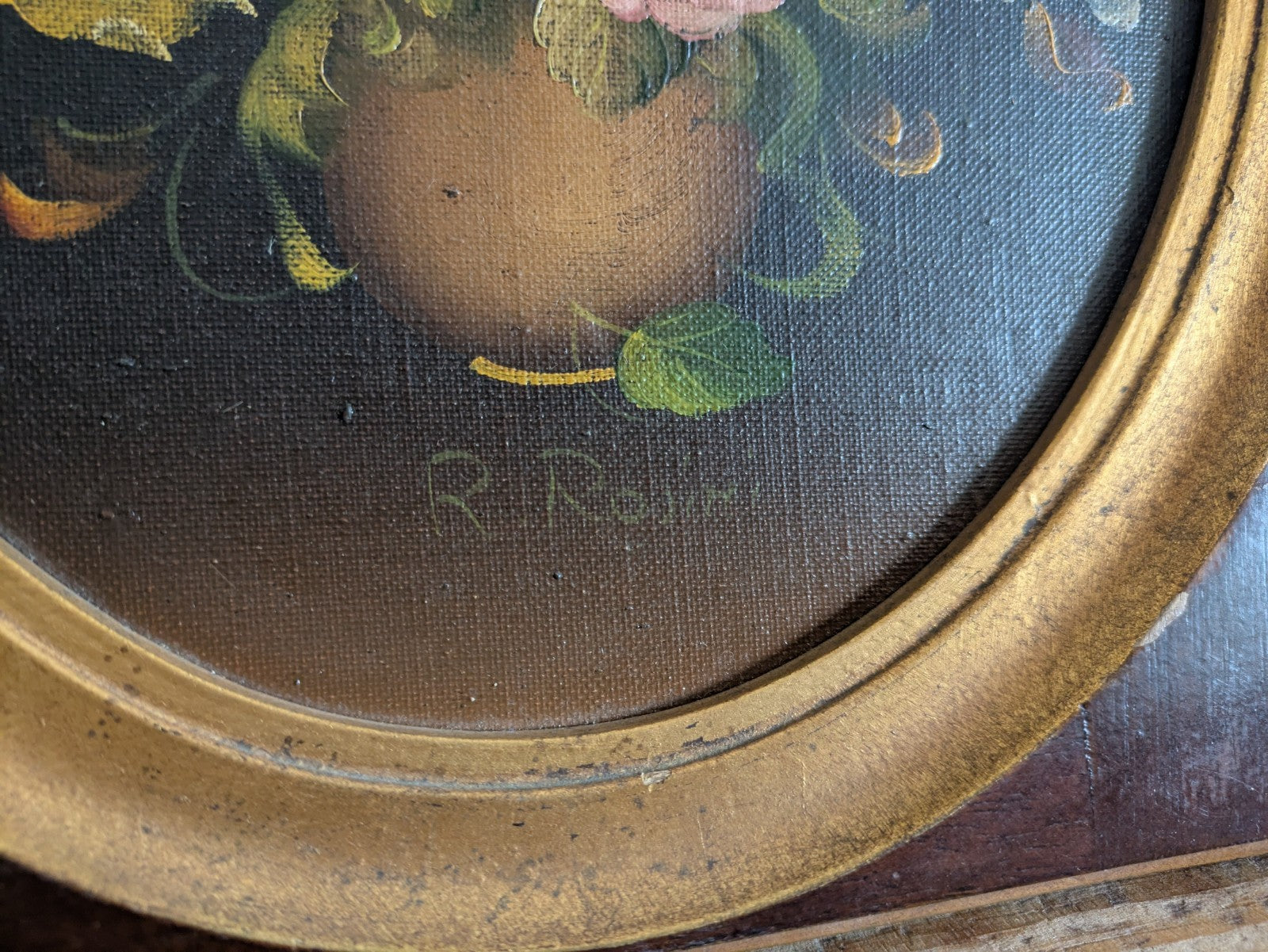 Pair of Signed R.Rosini Still Life Flowers Oil Paintings on Canvas Framed Oval