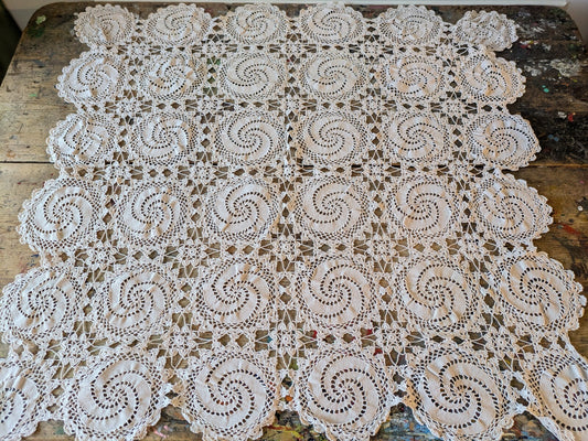 Ivory lace Throw vintage Swirl Seat Back champagne tablecloth crochet throw Vgc