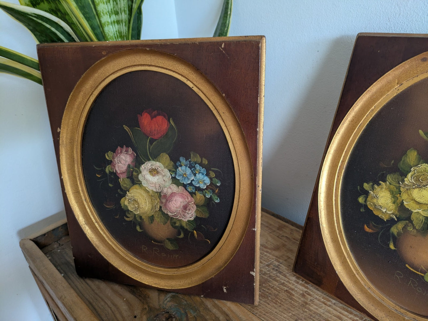 Pair of Signed R.Rosini Still Life Flowers Oil Paintings on Canvas Framed Oval