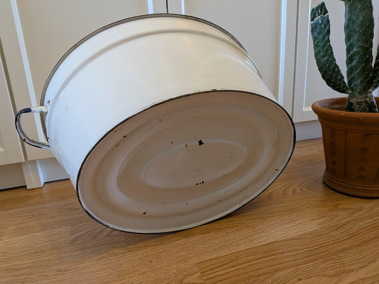 Vintage White Enamel Large Washtub Planter With Double Handles Prop Tub Bath Vgc