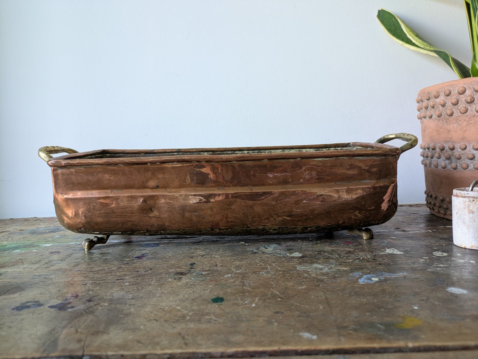 XL Antique Hammered Copper Pot Roll Edge Dovetail Seam Brass Lion Planter Window