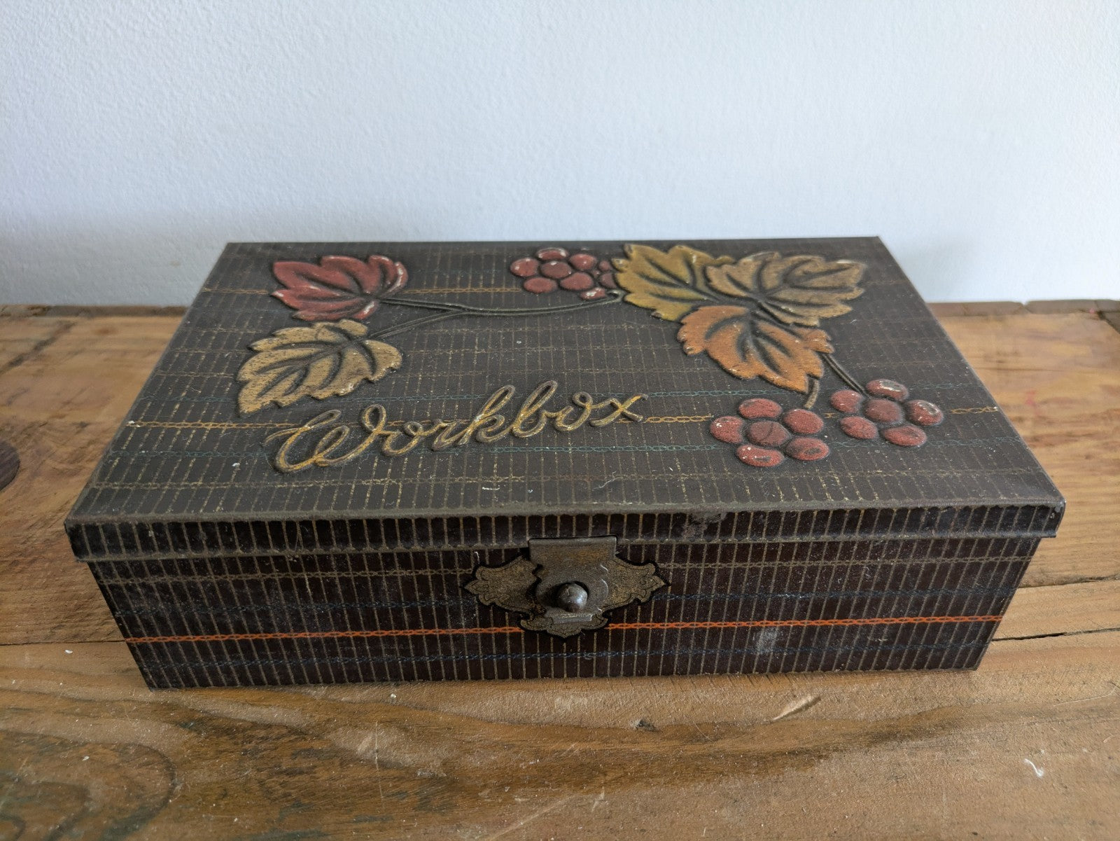 Vintage Tin Geo Bassett Workbox Leaves And Berries Sewing Tin Box Craft Storage 