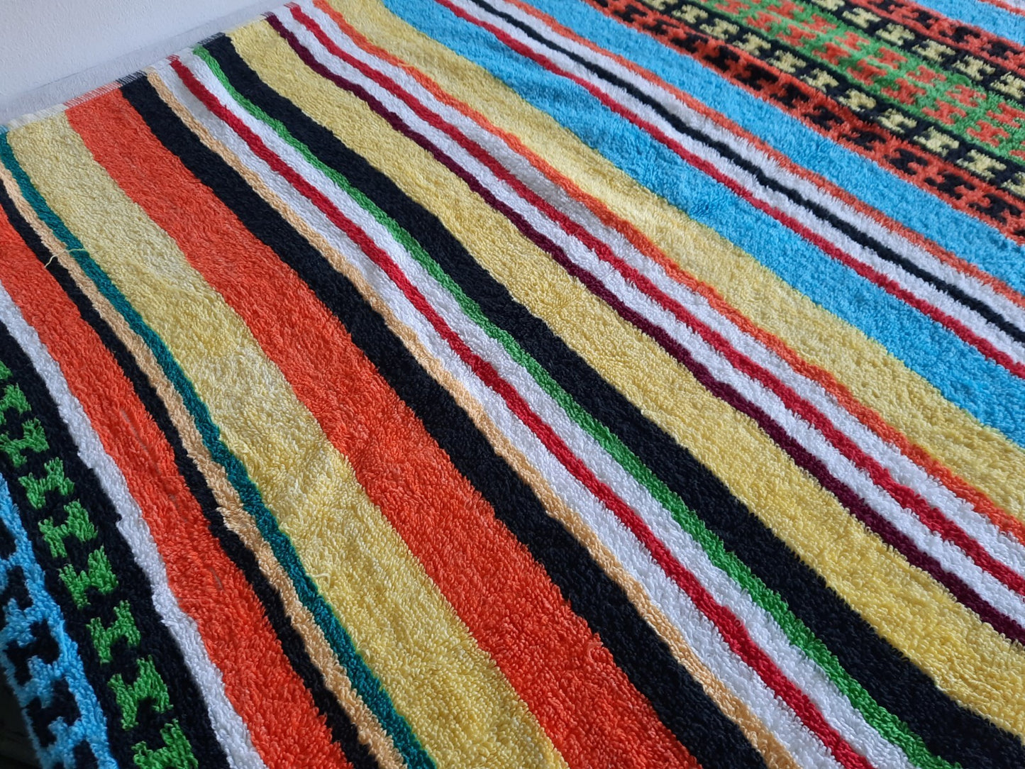 1 Vintage Towel Rainbow Retro Bath bathroom prop Midcentury Cotton Mcm L Stripe
