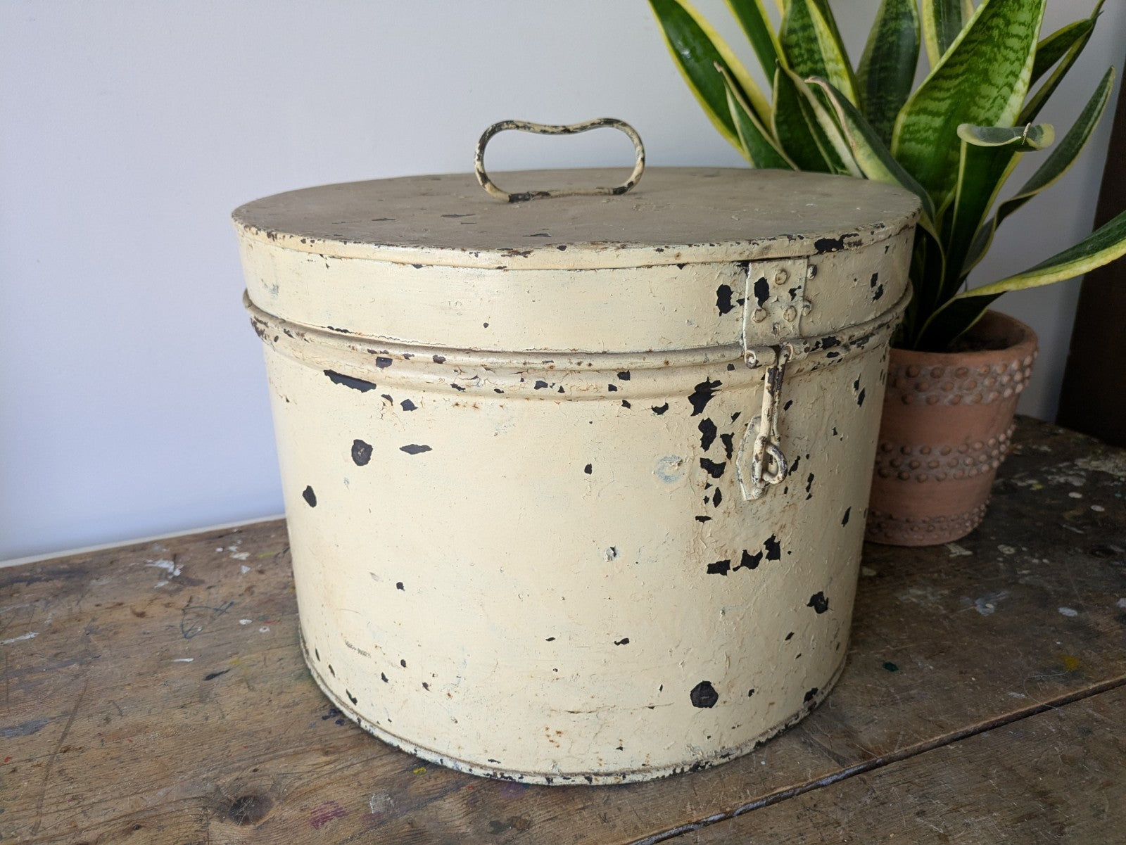 Antique Victorian Painted Metal Hatbox Chippy Shabby Chic Vintage Huge XL Round 