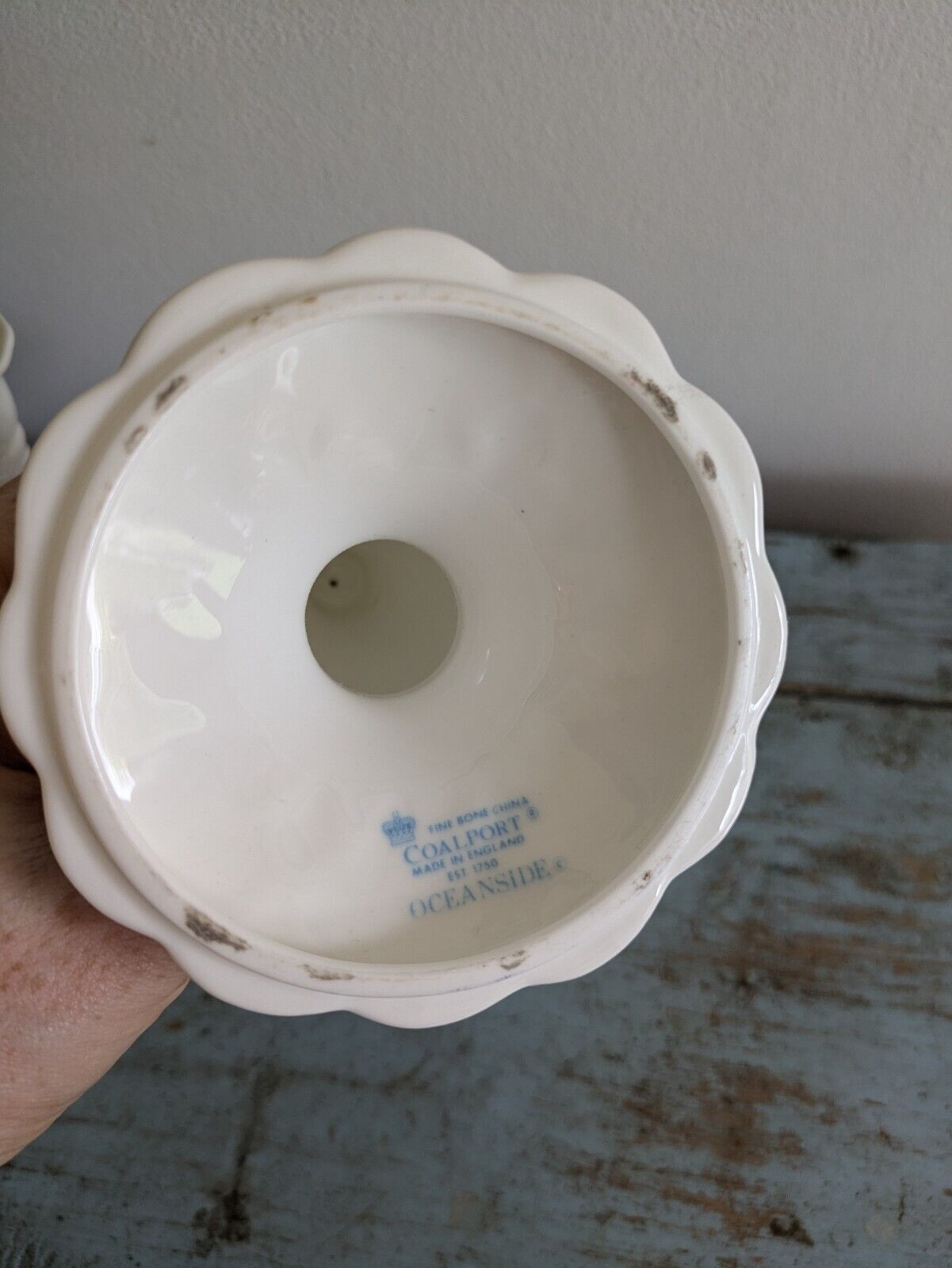 Pair VTG White COALPORT OCEANSIDE Fine Bone China Candlesticks Shell Design Vgc 