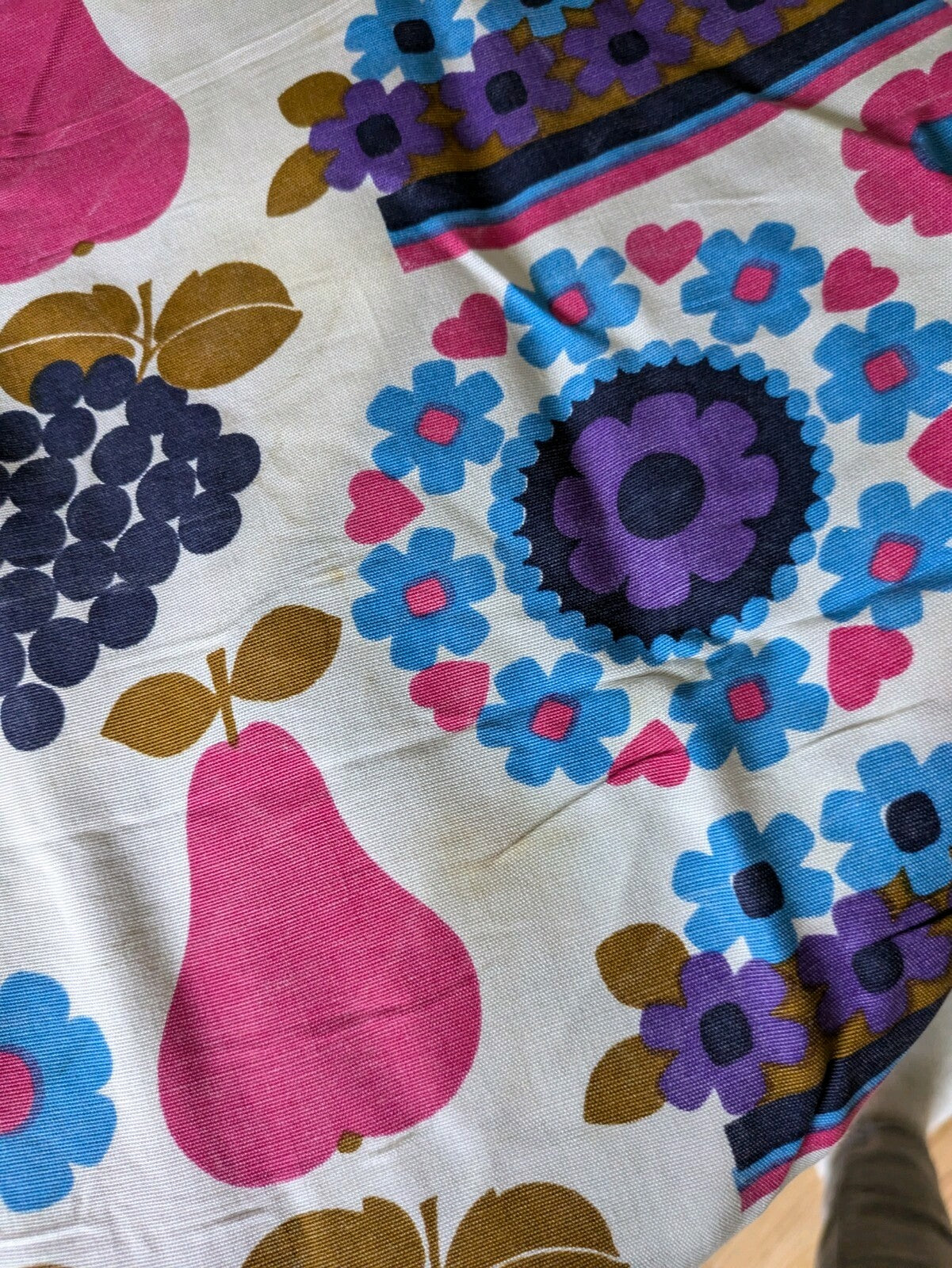 Cotton Fabric 2.27 METRES Material Grapes Fruit Purple Vintage Retro Floral Rare