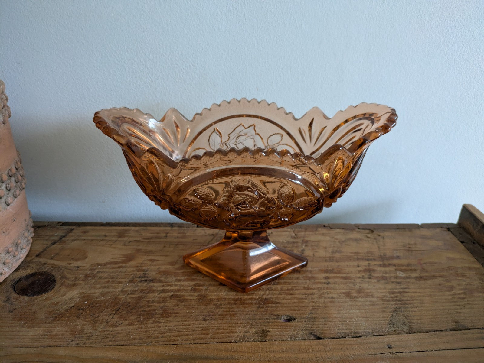 VTG Pink Peach Sawtooth Edge Glass Pedestal Compote Candy Dish Jardiniere Bowl