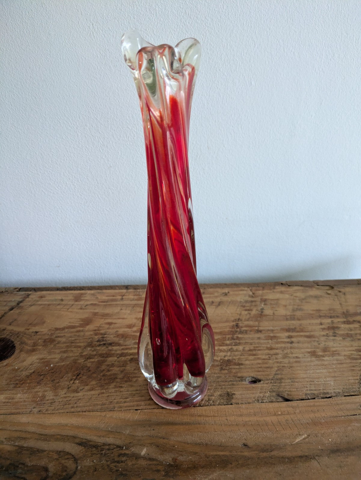 VINTAGE RETRO RED CLEAR GLASS VASE SWIRLED TWIST HAND BLOWN ART GLASS TWIN CASED