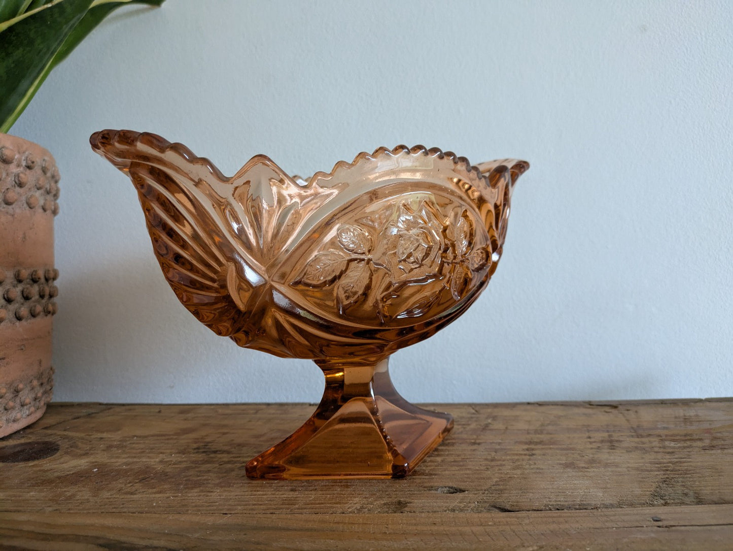 VTG Pink Peach Sawtooth Edge Glass Pedestal Compote Candy Dish Jardiniere Bowl