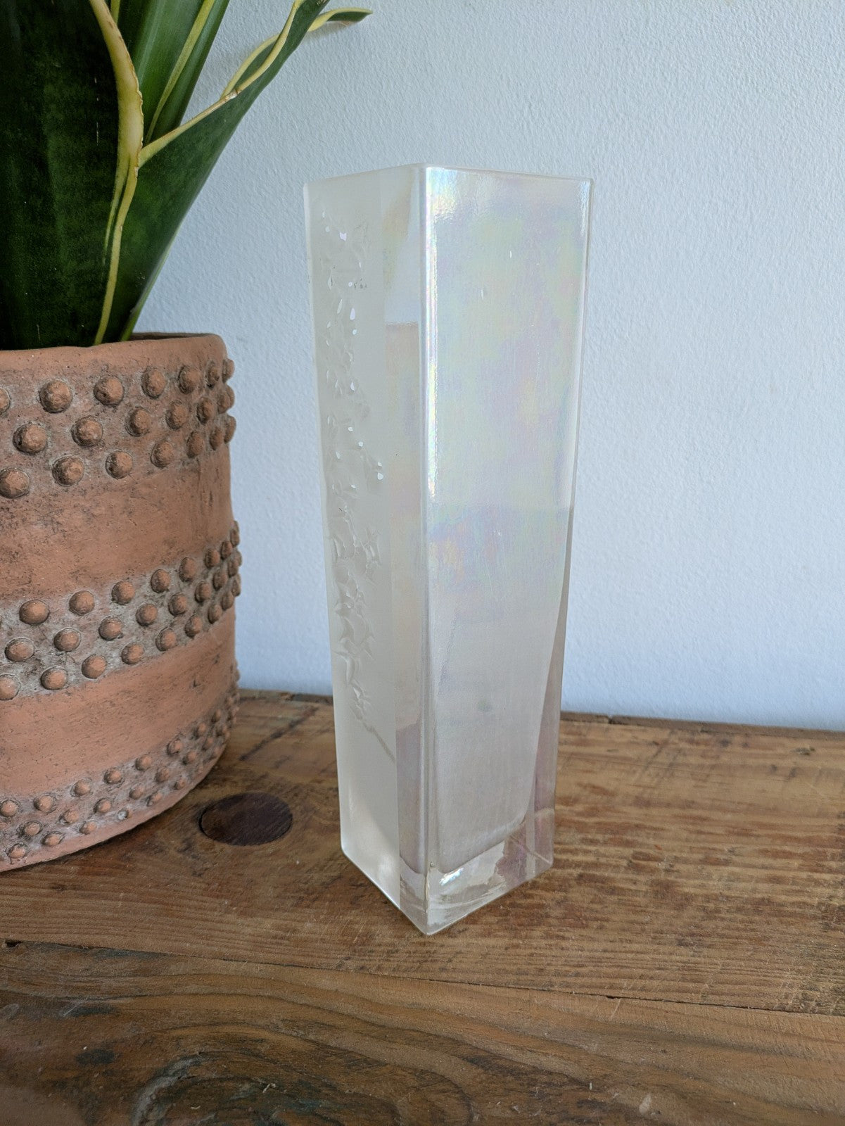 VTG Vase bud W E Porter 89 iridescent contemporary Rectangular White Floral Sign